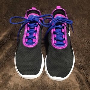 NIKE AIR TENNIS SHOES slightly used no box